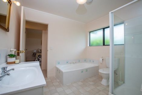 Photo of property in 52a Parata Street, Waikanae, 5036