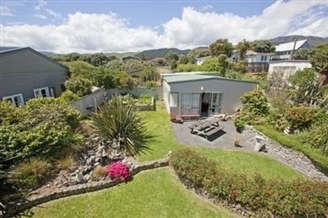 Photo of property in 40 Aperahama Street, Paekakariki, 5034