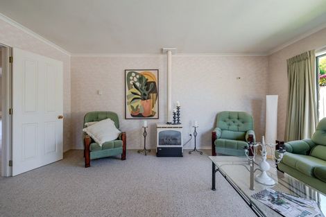 Photo of property in 8 Rothesay Place, Highbury, Palmerston North, 4412