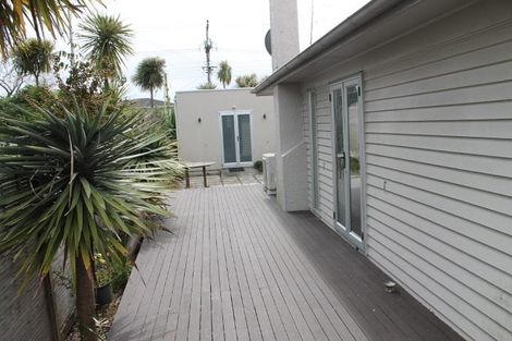 Photo of property in 92 Shakespeare Road, Milford, Auckland, 0620