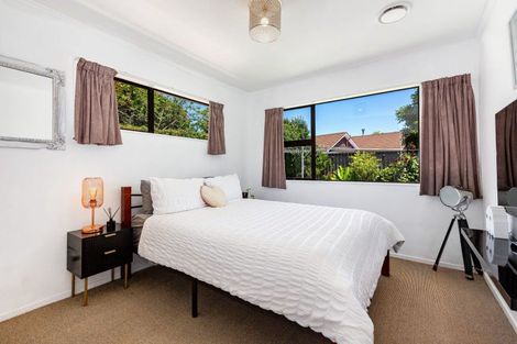 Photo of property in 72 Elizabeth Street, Waikanae, 5036