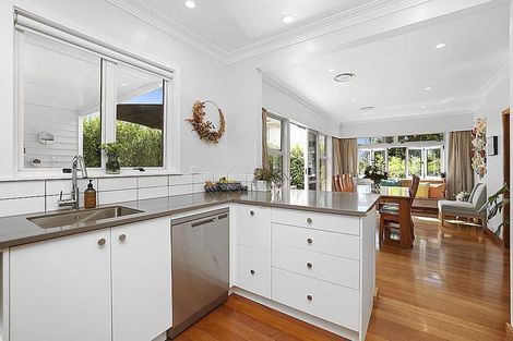 Photo of property in 120 Carrington Street, Lower Vogeltown, New Plymouth, 4310