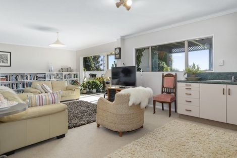 Photo of property in 18 Hinewa Road, Otumoetai, Tauranga, 3110