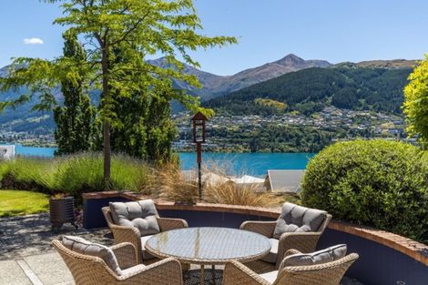 Photo of property in 1 Garland Terrace, Kelvin Heights, Queenstown, 9300