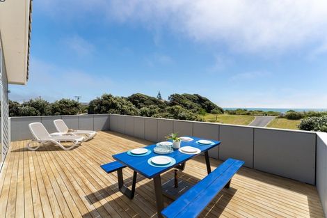 Photo of property in 106 Field Way, Waikanae Beach, Waikanae, 5036