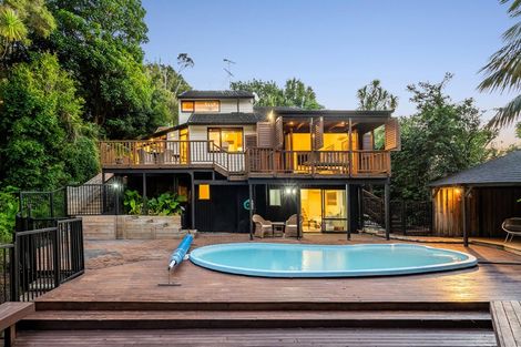 Photo of property in 22 Hebe Place, Birkenhead, Auckland, 0626