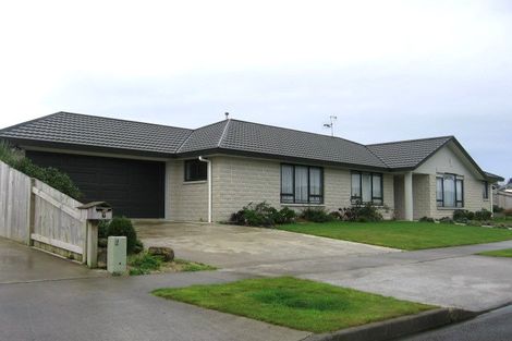 Photo of property in 9 Aspen Way, Kelvin Grove, Palmerston North, 4414