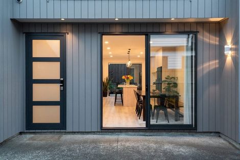 Photo of property in 4b Rosalind Road, Glenfield, Auckland, 0629