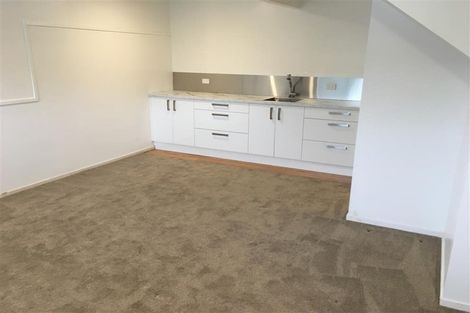 Photo of property in 33 Archers Road, Hillcrest, Auckland, 0629