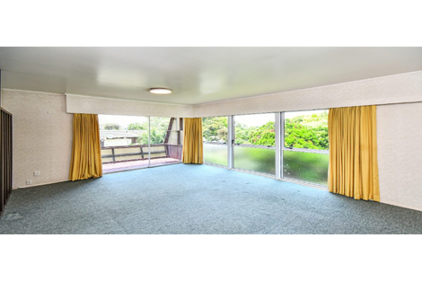 Photo of property in 57 Ray Small Drive, Pahurehure, Papakura, 2113