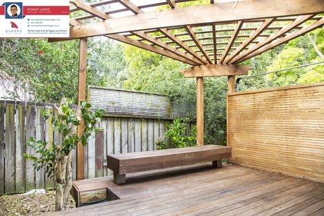 Photo of property in 1/38 Akoranga Drive, Northcote, Auckland, 0627