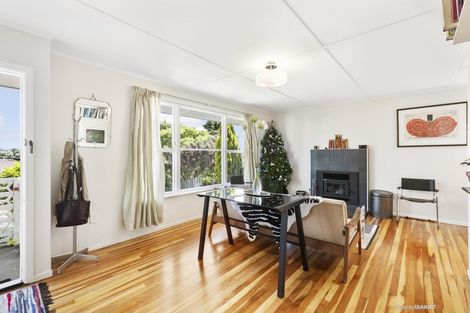 Photo of property in 27 Ahuriri Street, Strathmore Park, Wellington, 6022
