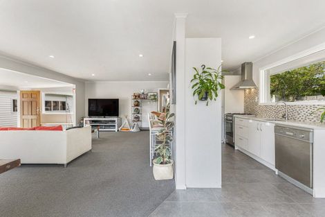 Photo of property in 6 Cane Road, Waimauku, 0812