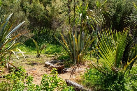 Photo of property in 149 Whaka Street, Maungaturoto, 0583