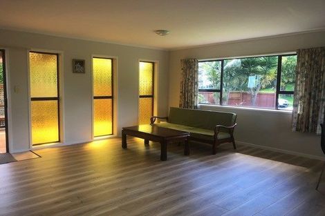 Photo of property in 66 Mirrabooka Avenue, Botany Downs, Auckland, 2010