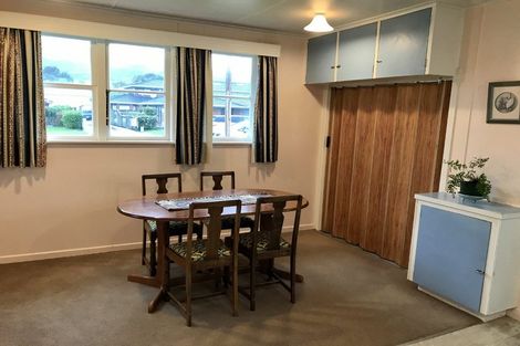 Photo of property in 83 Oxford Street, Tawa, Wellington, 5028