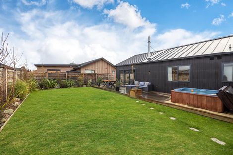 Photo of property in 5 Peterculter Drive, Wanaka, 9305