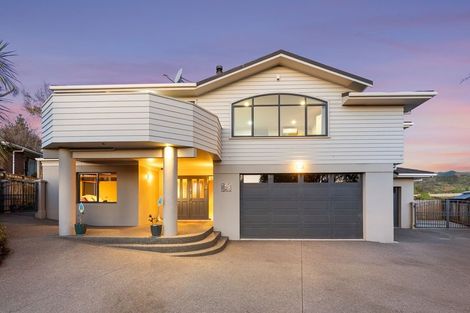 Photo of property in 14 Nugget Grove, Raumati Beach, Paraparaumu, 5032