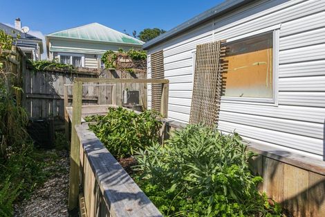 Photo of property in 74 Watt Street, Coromandel, 3506