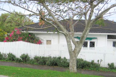 Photo of property in 17 Brighton Terrace, Mairangi Bay, Auckland, 0630
