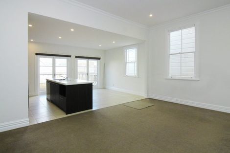 Photo of property in 68 Roxburgh Street, Mount Victoria, Wellington, 6011
