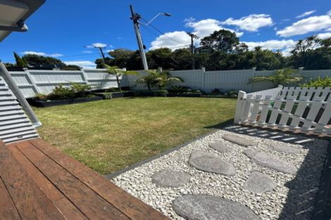 Photo of property in 6 Channel View Road, Campbells Bay, Auckland, 0630