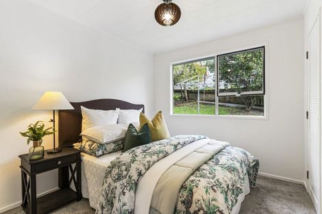 Photo of property in 1/13 Erica Road, Sunnynook, Auckland, 0620