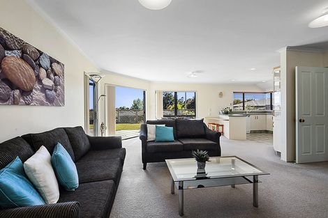 Photo of property in 26 Ashmore Drive, Frankleigh Park, New Plymouth, 4310