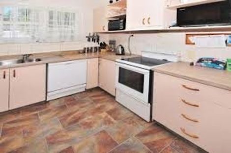 Photo of property in 20 Johnston Street, Featherston, 5710