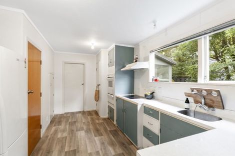 Photo of property in 30 Thurleigh Grove, Karori, Wellington, 6012