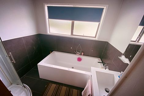 Photo of property in 18 Tilbrook Place, Papakura, 2110