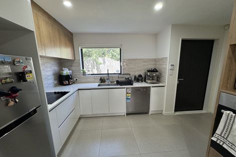 Photo of property in 7/4017 Great North Road, Glen Eden, Auckland, 0602