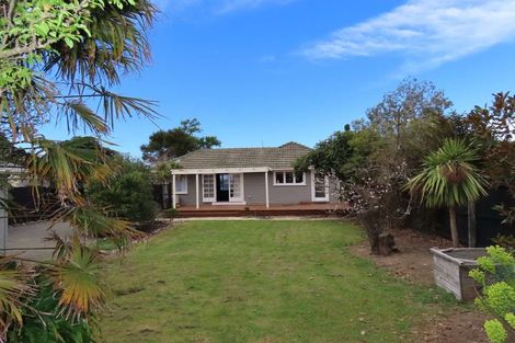 Photo of property in 87 Bassett Street, Burwood, Christchurch, 8083