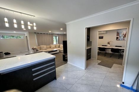 Photo of property in 21a Fairmount Road, Titirangi, Auckland, 0604