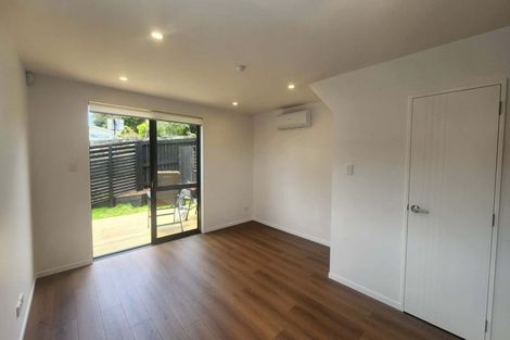 Photo of property in 2/19 Roberts Road, Glenfield, Auckland, 0629