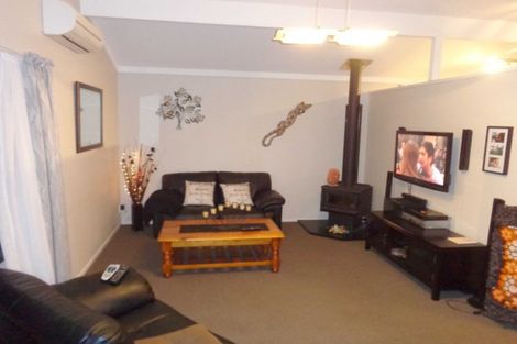Photo of property in 24 Olive Terrace, Paraparaumu Beach, Paraparaumu, 5032