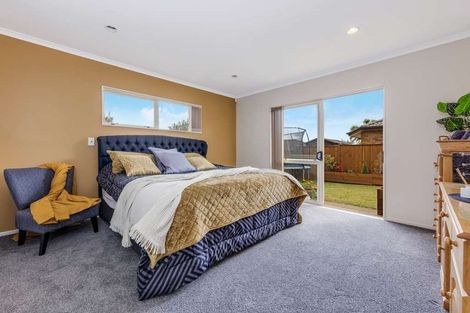 Photo of property in 39 Croftview Road, Wattle Downs, Auckland, 2103