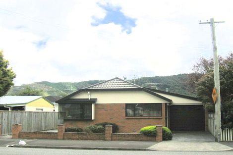 Photo of property in 2/27 Mcparland Street, Ebdentown, Upper Hutt, 5018