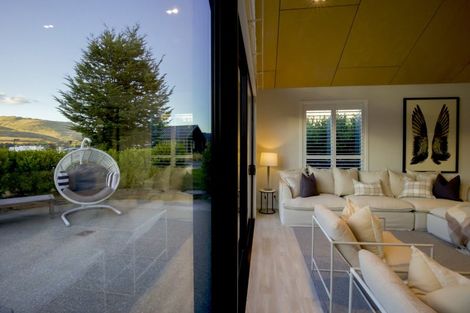 Photo of property in 8 Soudley Court, Jacks Point, Queenstown, 9371