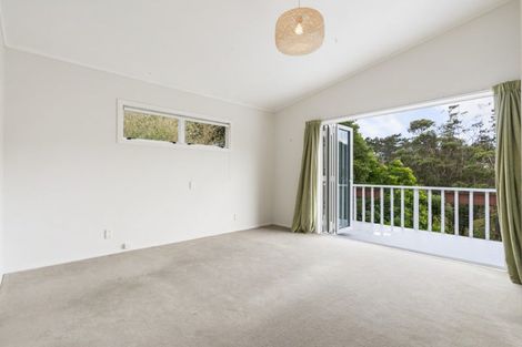 Photo of property in 126 Candia Road, Henderson Valley, Auckland, 0614