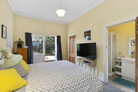 Photo of property in 30 Luxford Street, Berhampore, Wellington, 6023