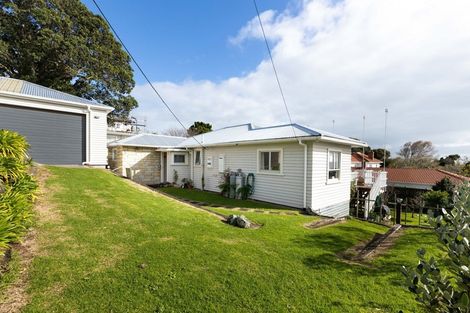 Photo of property in 8 Lismore Street, Strandon, New Plymouth, 4312