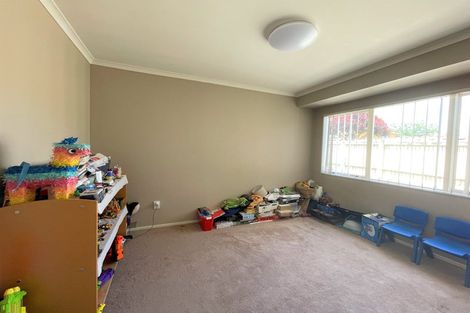 Photo of property in 44 Medvale Avenue, Flat Bush, Auckland, 2019