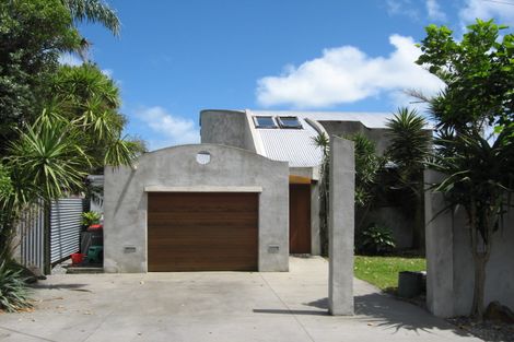 Photo of property in 19 Domain Crescent, Muriwai, Waimauku, 0881