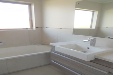 Photo of property in 5 Strathaven Road, Wattle Downs, Auckland, 2103