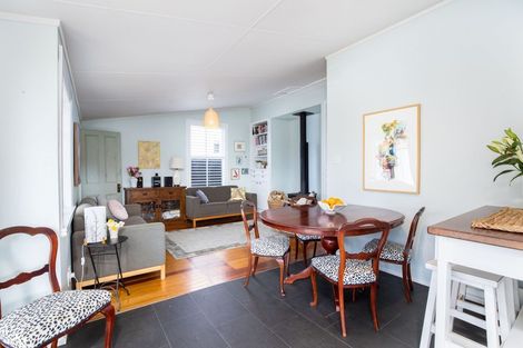 Photo of property in 17 Kowhai Street, Strandon, New Plymouth, 4312