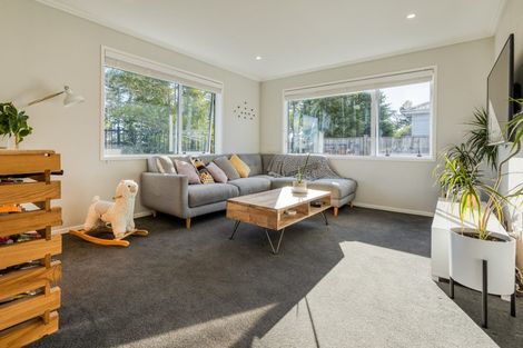 Photo of property in 10 Grenache Way, Kumeu, 0810