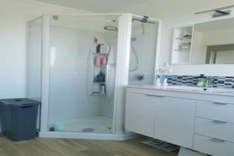 Photo of property in 4 Staysail Place, Whitby, Porirua, 5024