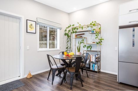 Photo of property in 1a Court Road, Tawa, Wellington, 5028