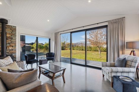 Photo of property in 10a Old Racecourse Road, Albert Town, Wanaka, 9305